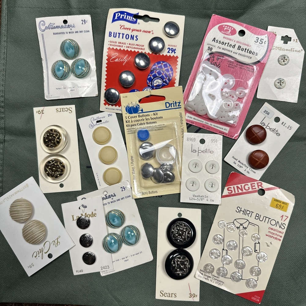 Vintage 40s-60s Germany Italy USA Buttons 14 Cards 103 Buttons New Old Stock NOS